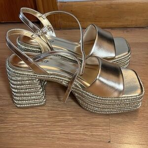 Women’s golden platform sandal
